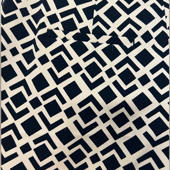 Ann Taylor Blue and White Patterned High Waisted Shorts Size 8 - Picture 6 of 8